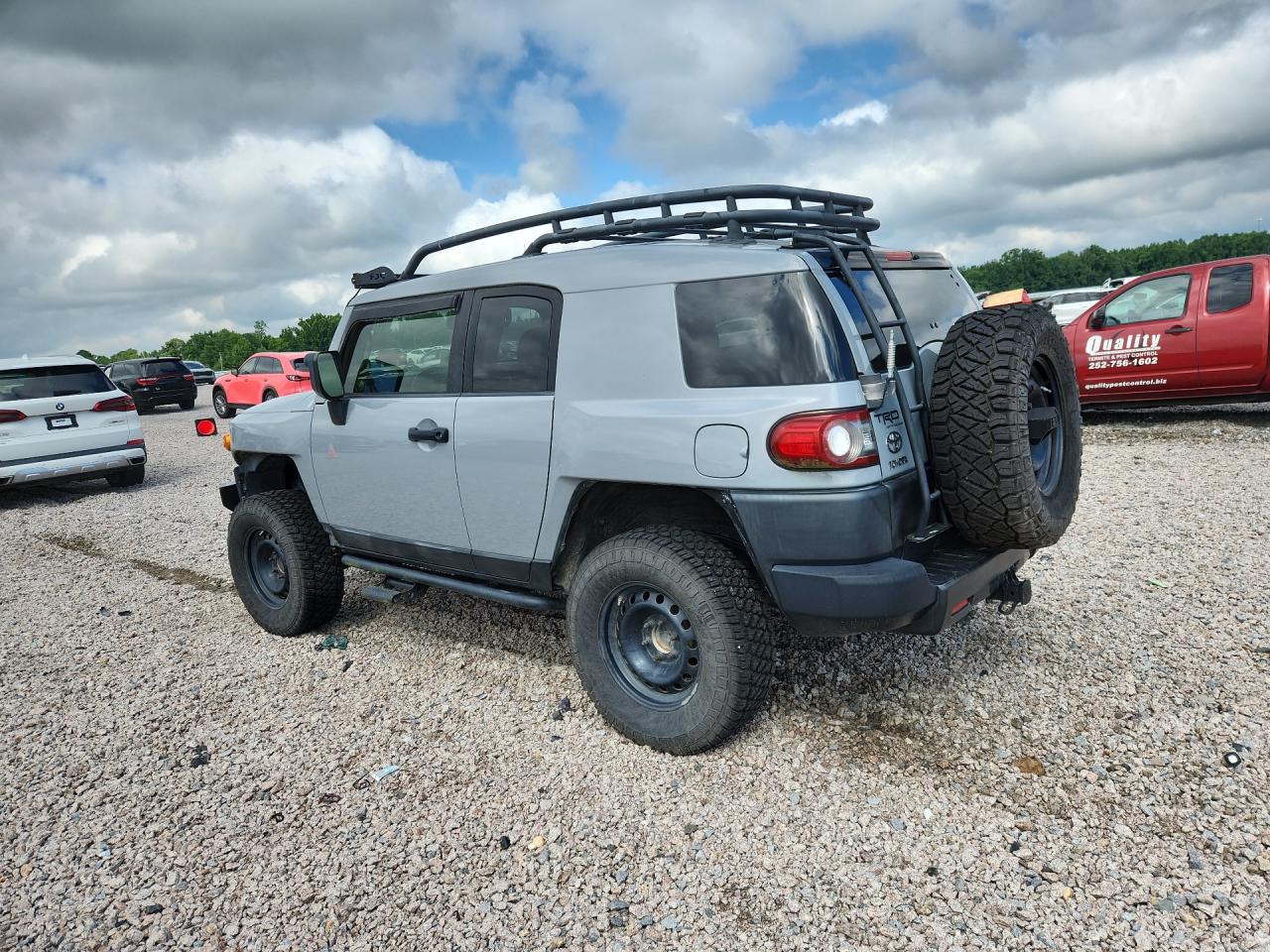2013 Toyota Fj Cruiser Base Silver vin: JTEBU4BF5DK168177