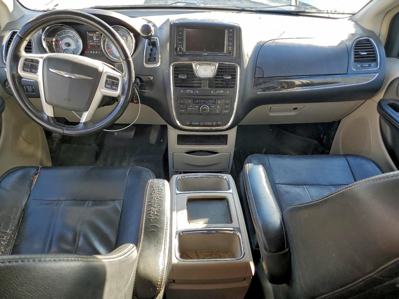 2015 Chrysler Town & Country Touring White vin: 2C4RC1BG6FR716186