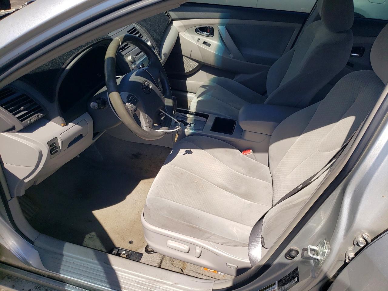 2009 Toyota Camry Le Gray vin: 4T4BE46K69R119429