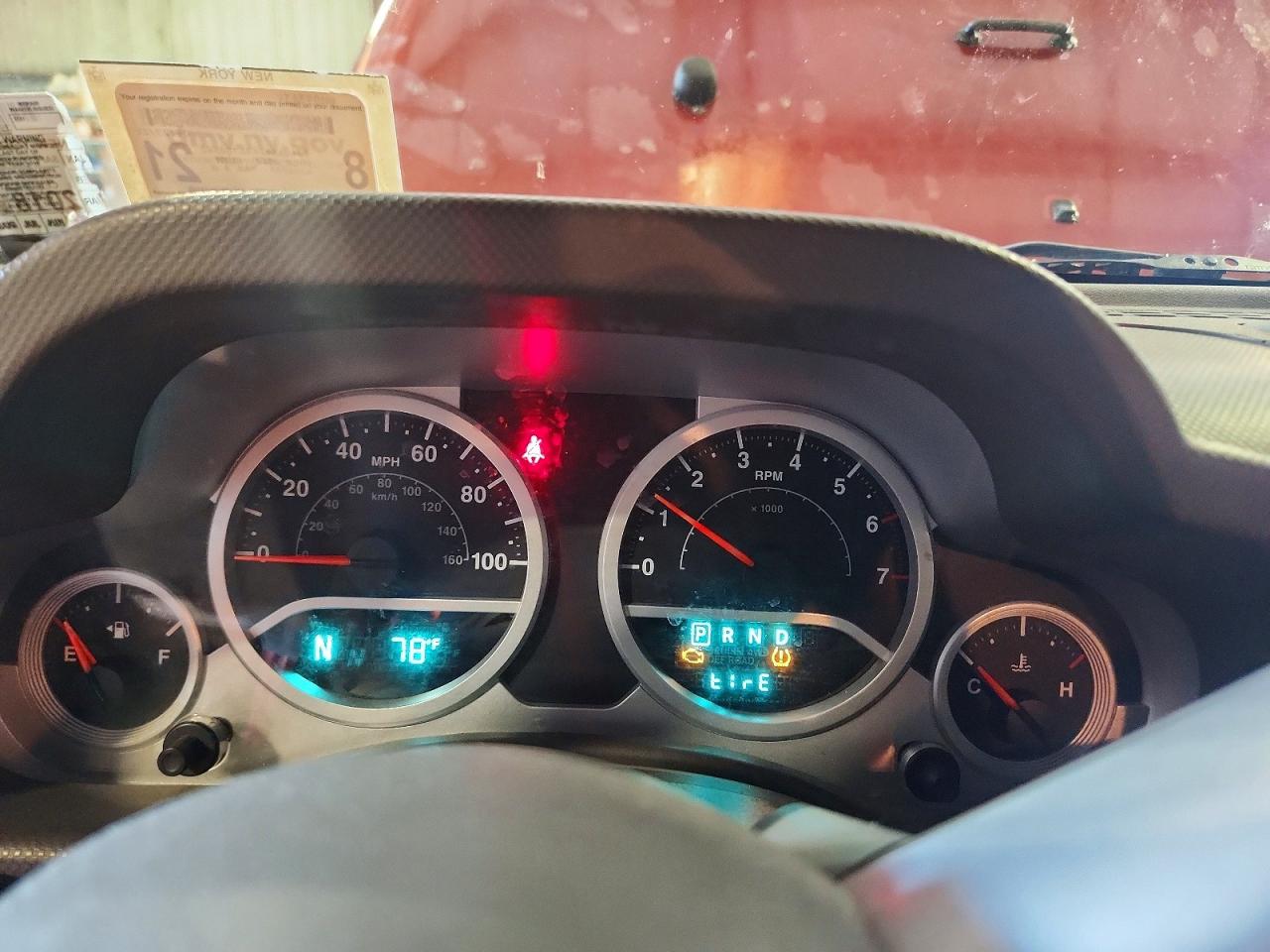 2009 Jeep Wrangler Unlimited Sahara Red vin: 1J4GA59169L750562