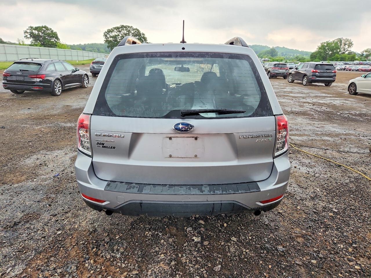 2013 Subaru Forester 2.5x Серебряный vin: JF2SHABC1DH410913