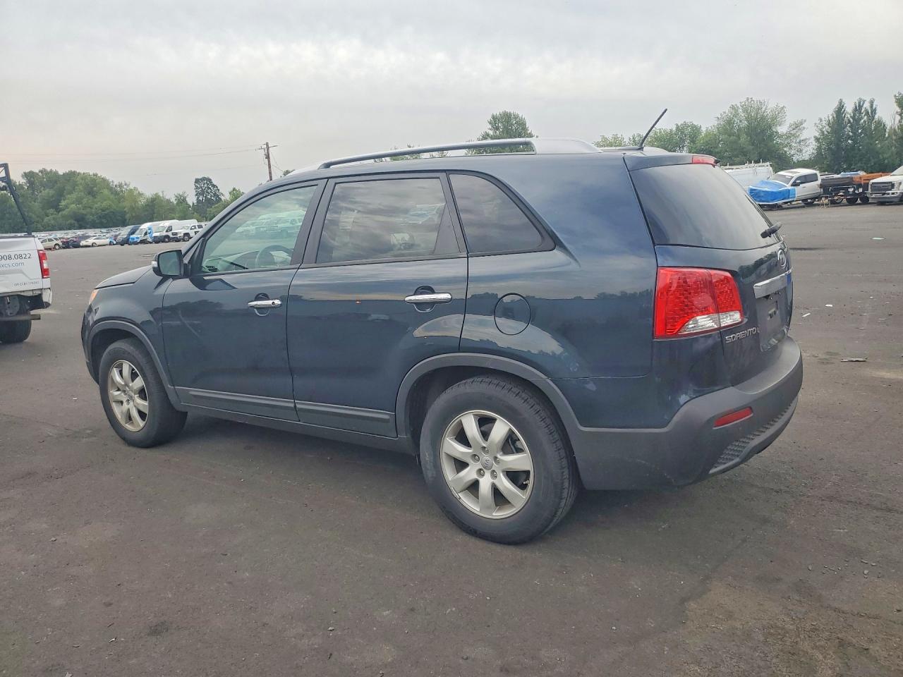 2013 Kia Sorento Lx Синий vin: 5XYKT4A62DG395972
