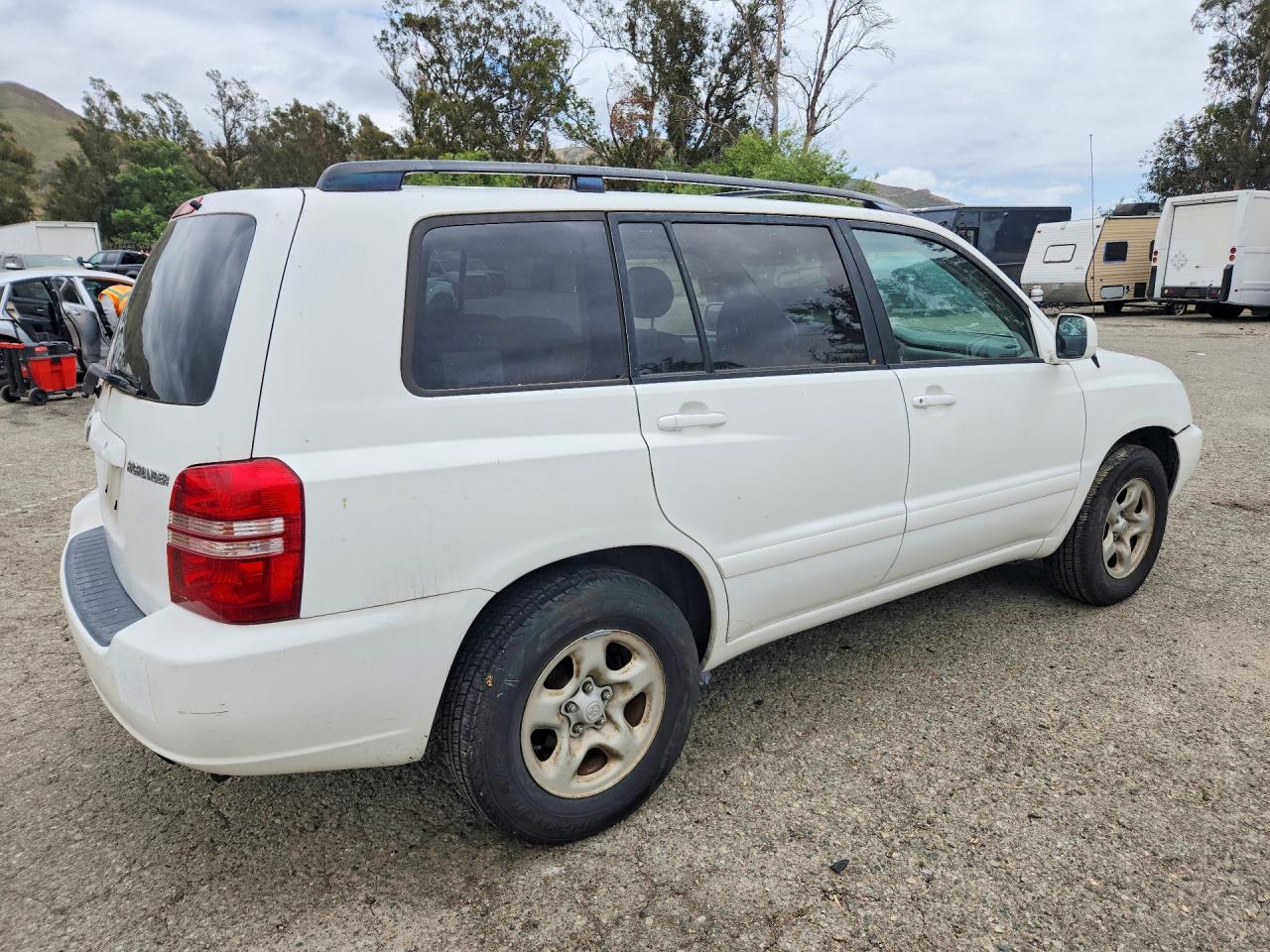 2003 Toyota Highlander Base White vin: JTEGD21A830066091