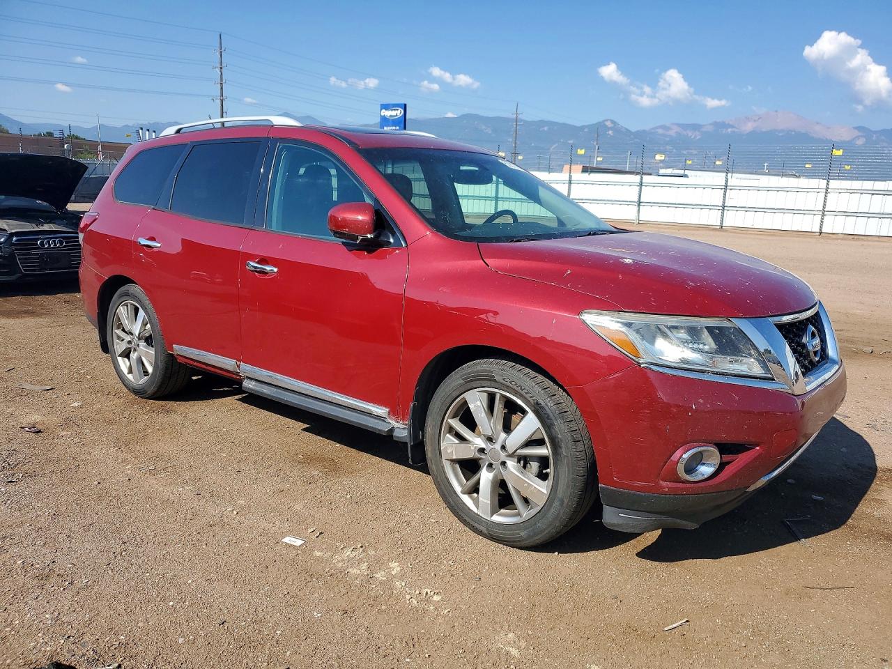 2014 Nissan Pathfinder S Red vin: 5N1AR2MM8EC617649
