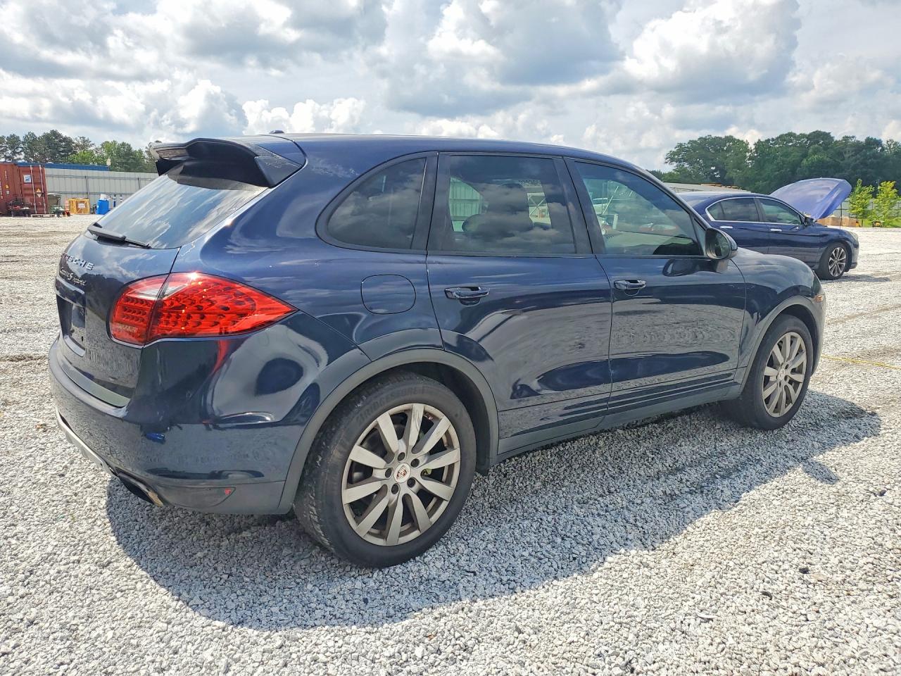 2011 Porsche Cayenne S Hybrid Blue vin: WP1AE2A2XBLA91716