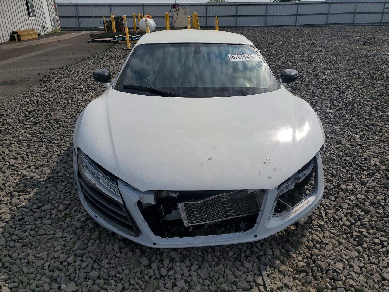 2015 Audi R8 5.2 Plus Quattro White vin: WUAKNAFG7F7001816