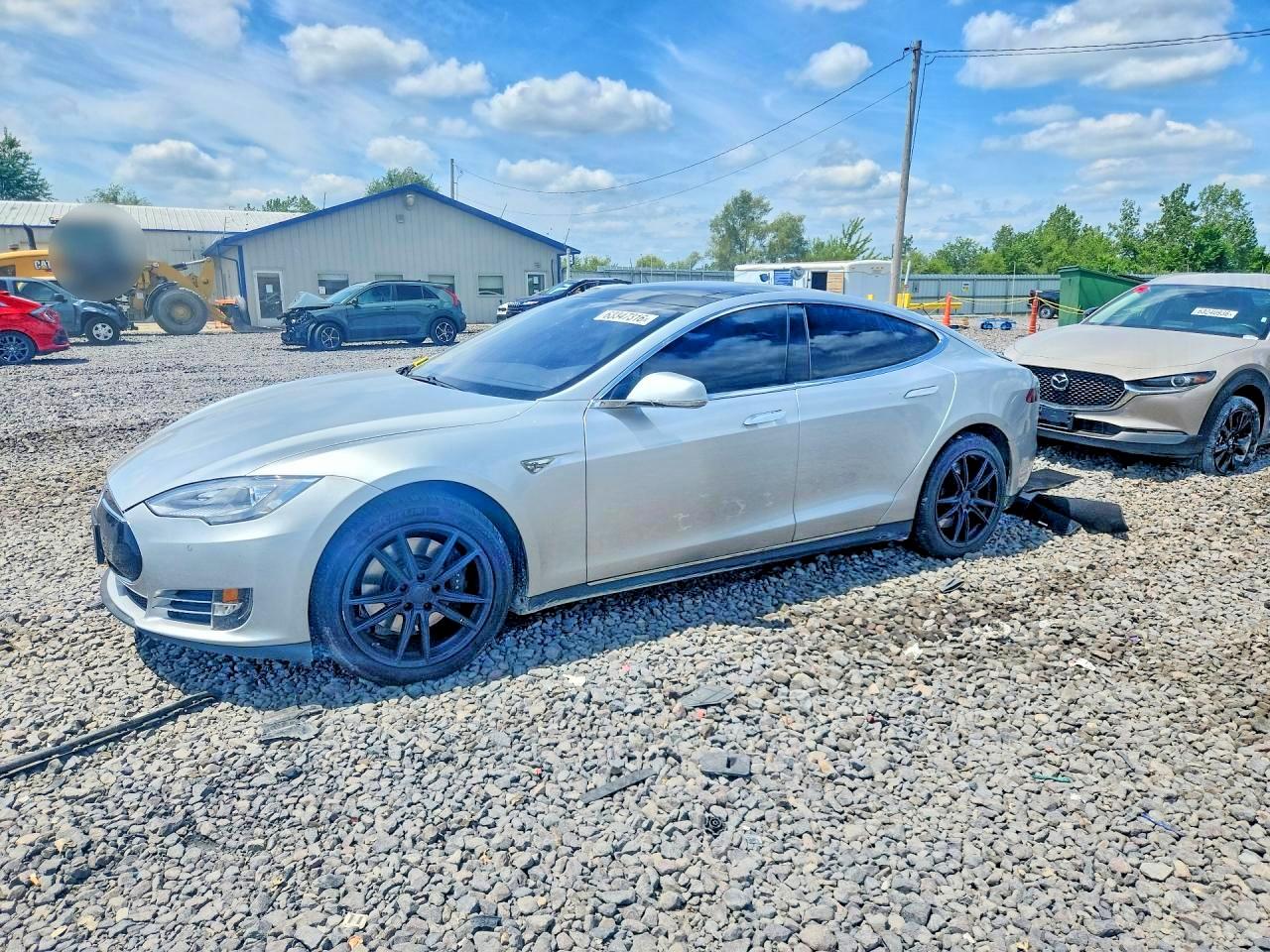 2014 Tesla Model S Silver vin: 5YJSA1H17EFP49928