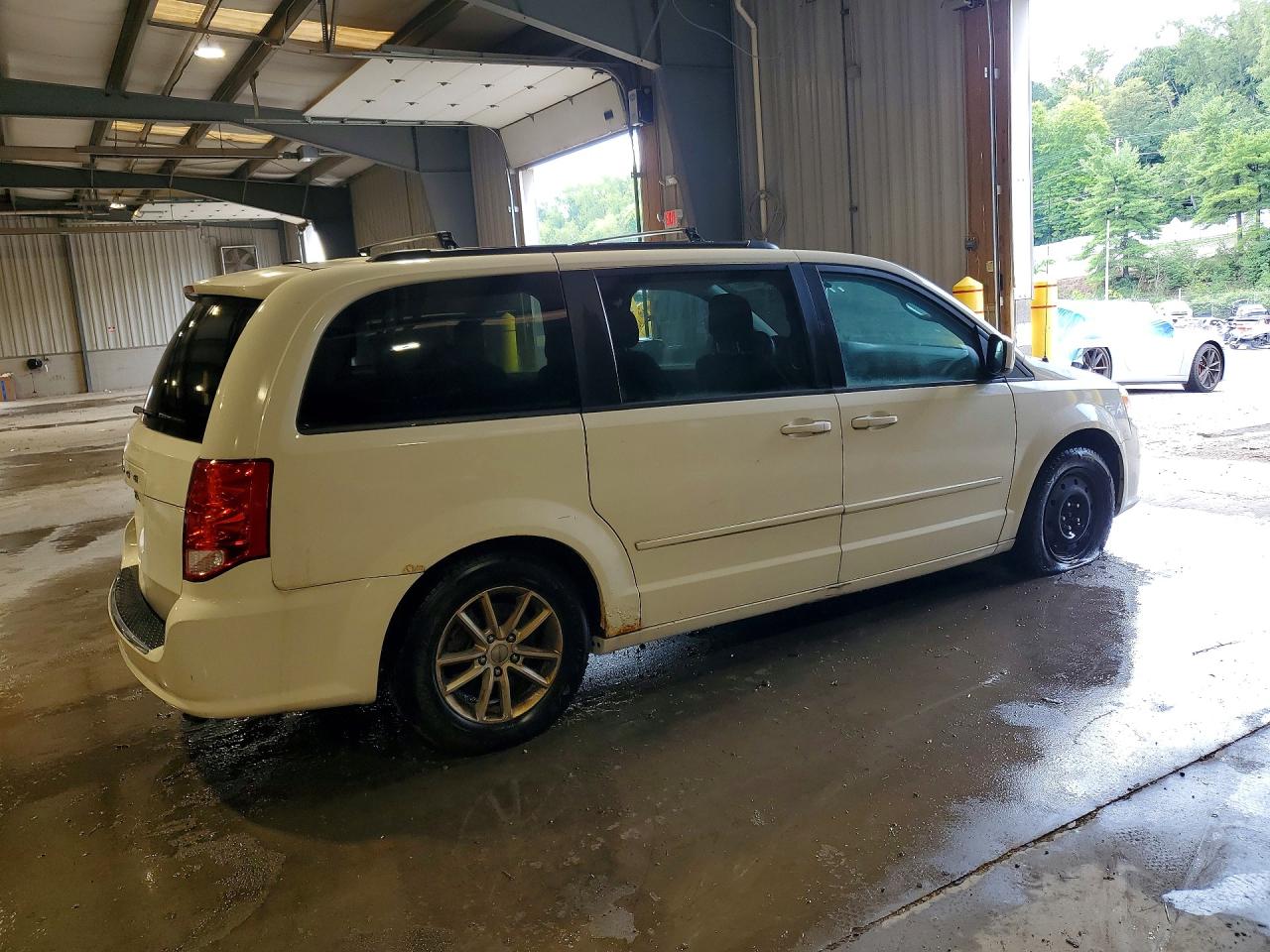 2012 Dodge Grand Caravan Sxt White vin: 2C4RDGCG1CR265582