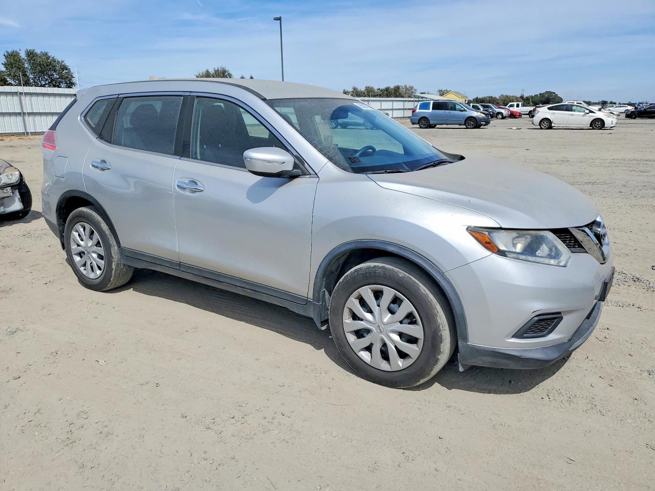 2015 Nissan Rogue S Silver vin: KNMAT2MT7FP513502