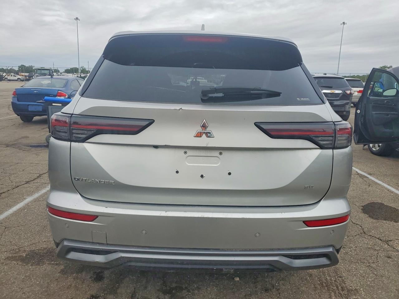 2025 Mitsubishi Outlander Se Серебряный vin: JA4J4VA87SZ028302