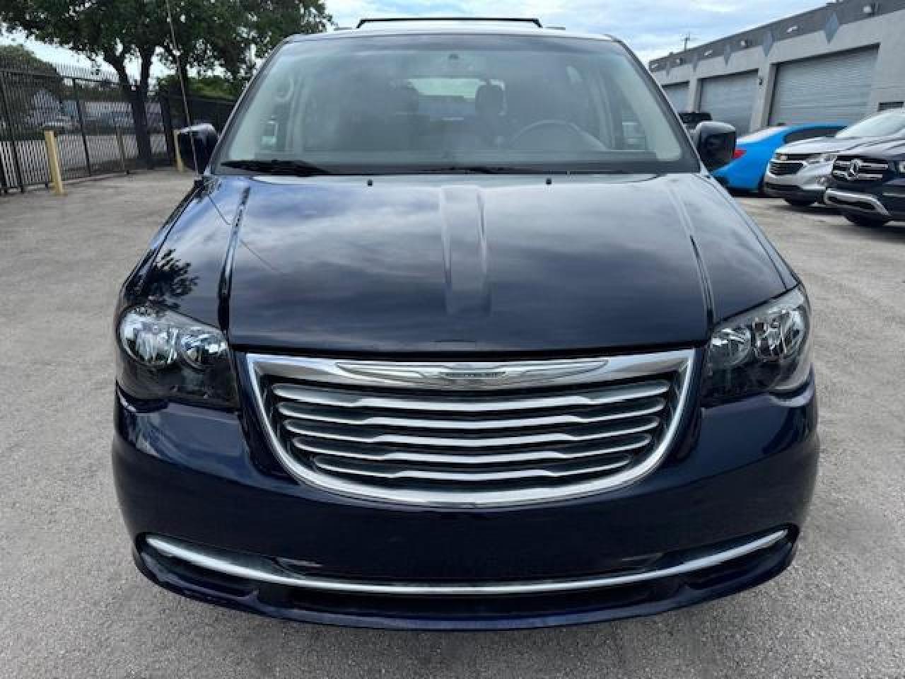 2014 Chrysler Town & Country Touring Blue vin: 2C4RC1BG7ER271083