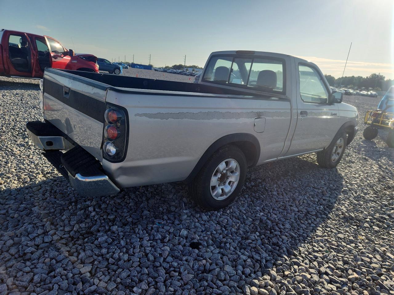 1998 Nissan Frontier Xe Бежевый vin: 1N6DD21S2WC380013