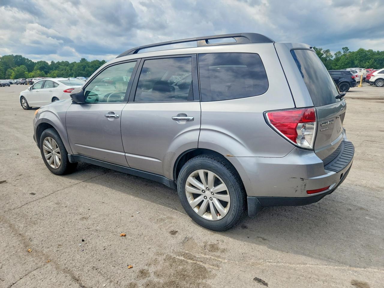 2011 Subaru Forester 2.5x Premium Gray vin: JF2SHADCXBG702348