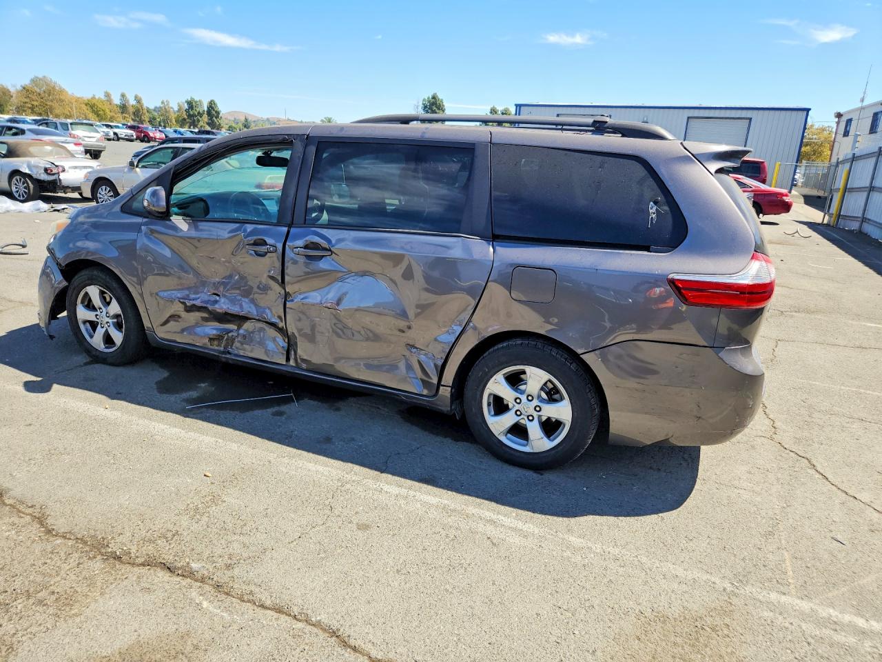 2015 Toyota Sienna Le Charcoal vin: 5TDKK3DCXFS547470
