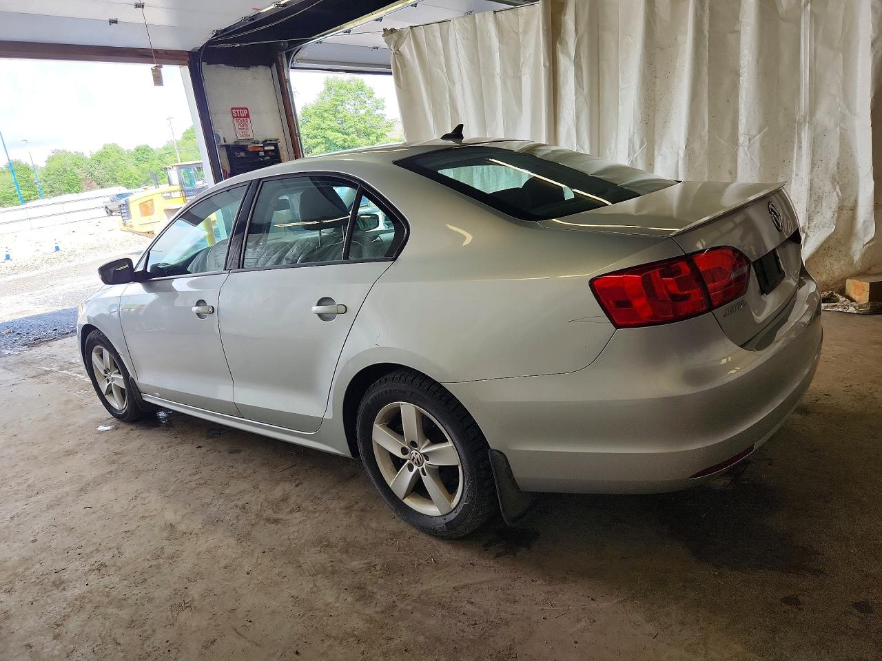 2012 Volkswagen Jetta Tdi Silver vin: 3VWLL7AJ4CM323146