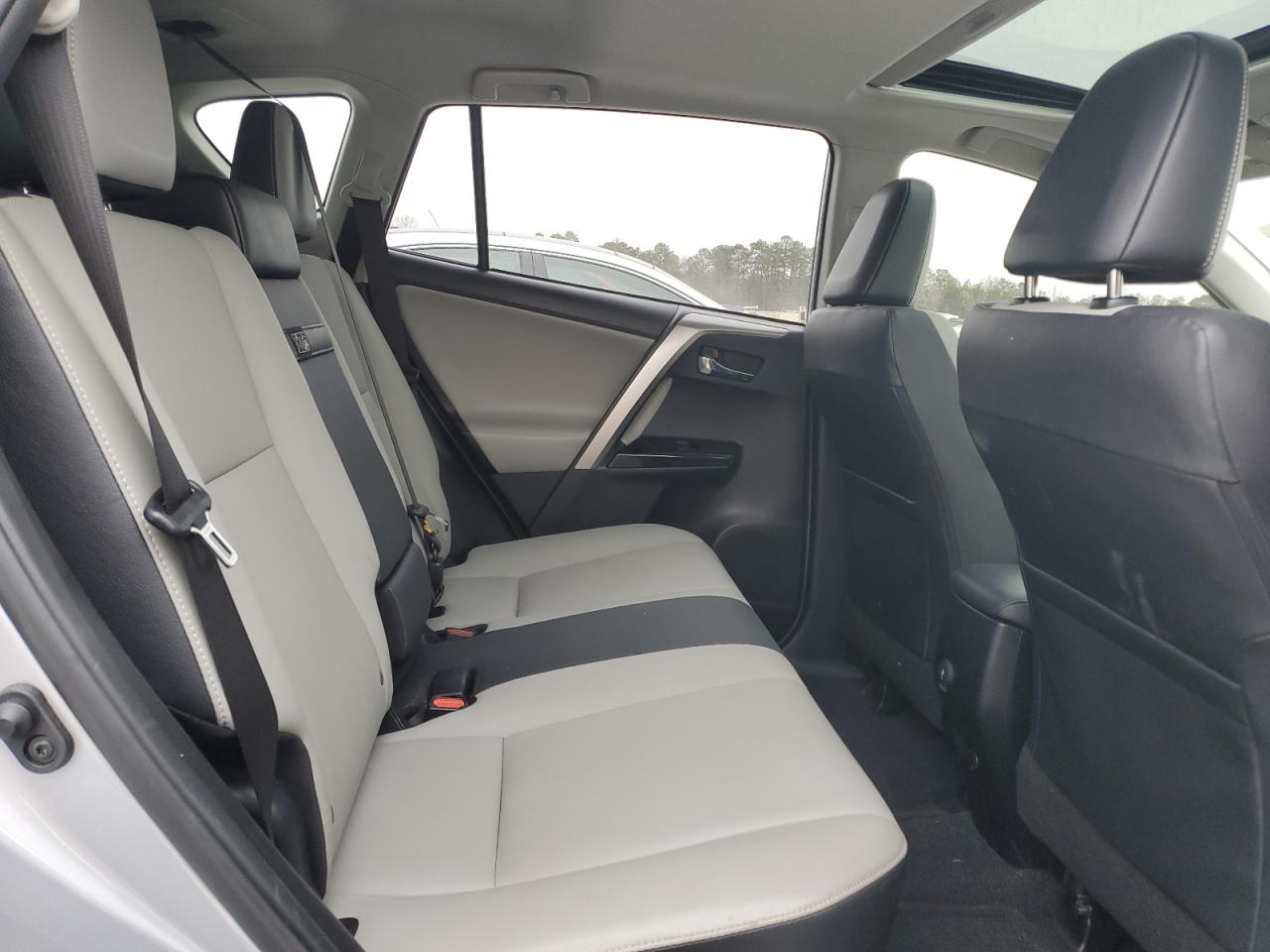 2017 Toyota Rav4 Hv Limited Silver vin: JTMDJREV6HD144499