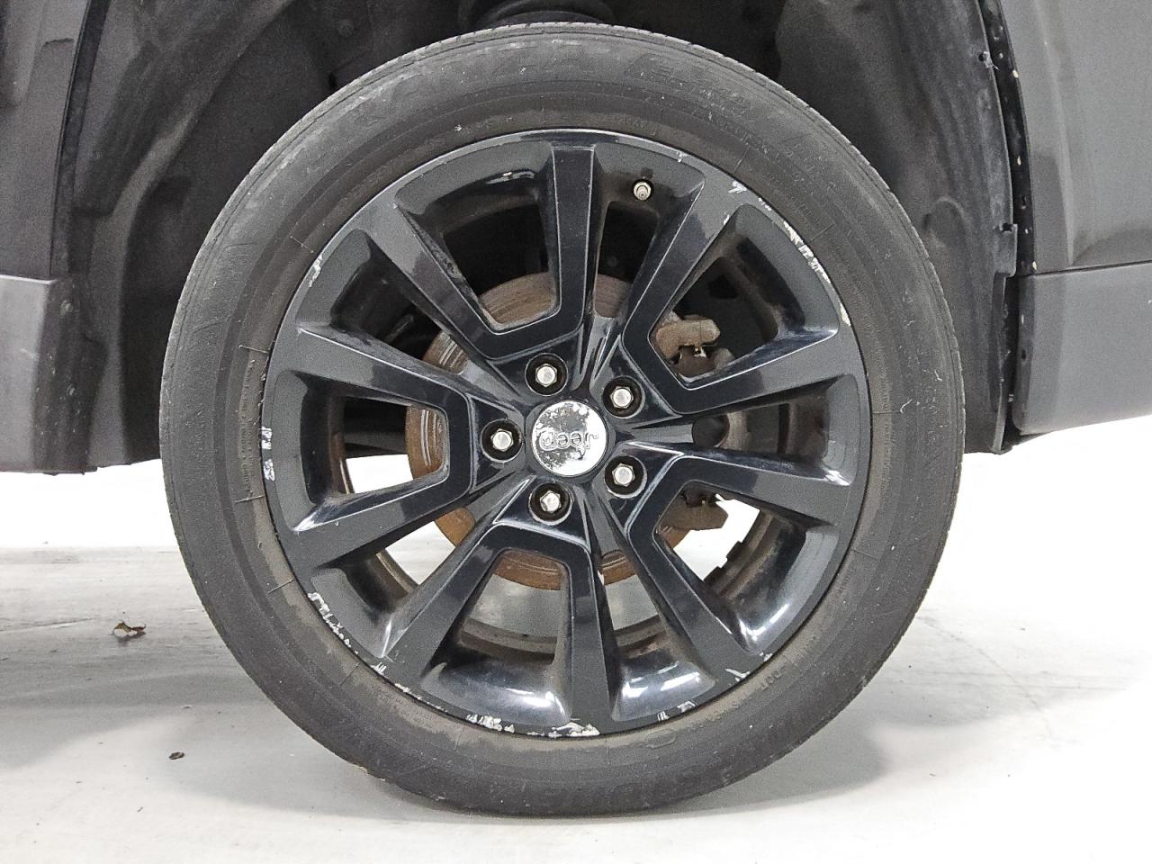 2012 Jeep Compass Latitude Черный vin: 1C4NJDEB0CD621546 Damage: Right Front Wheel, Curb Rash, > 12 Inches
