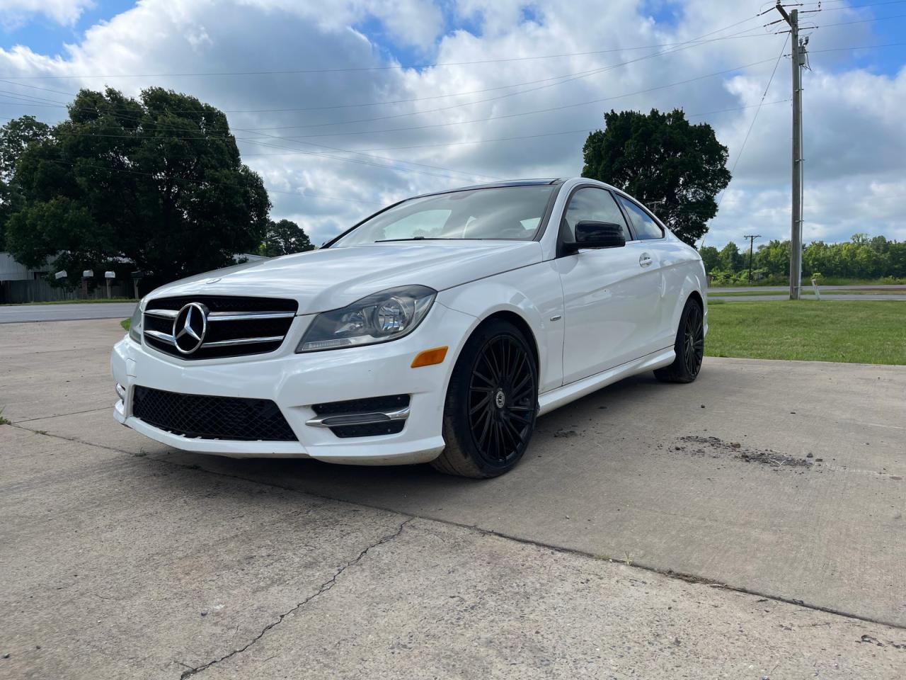 2014 Mercedes-benz C 250 White vin: WDDGJ4HB1EG211172