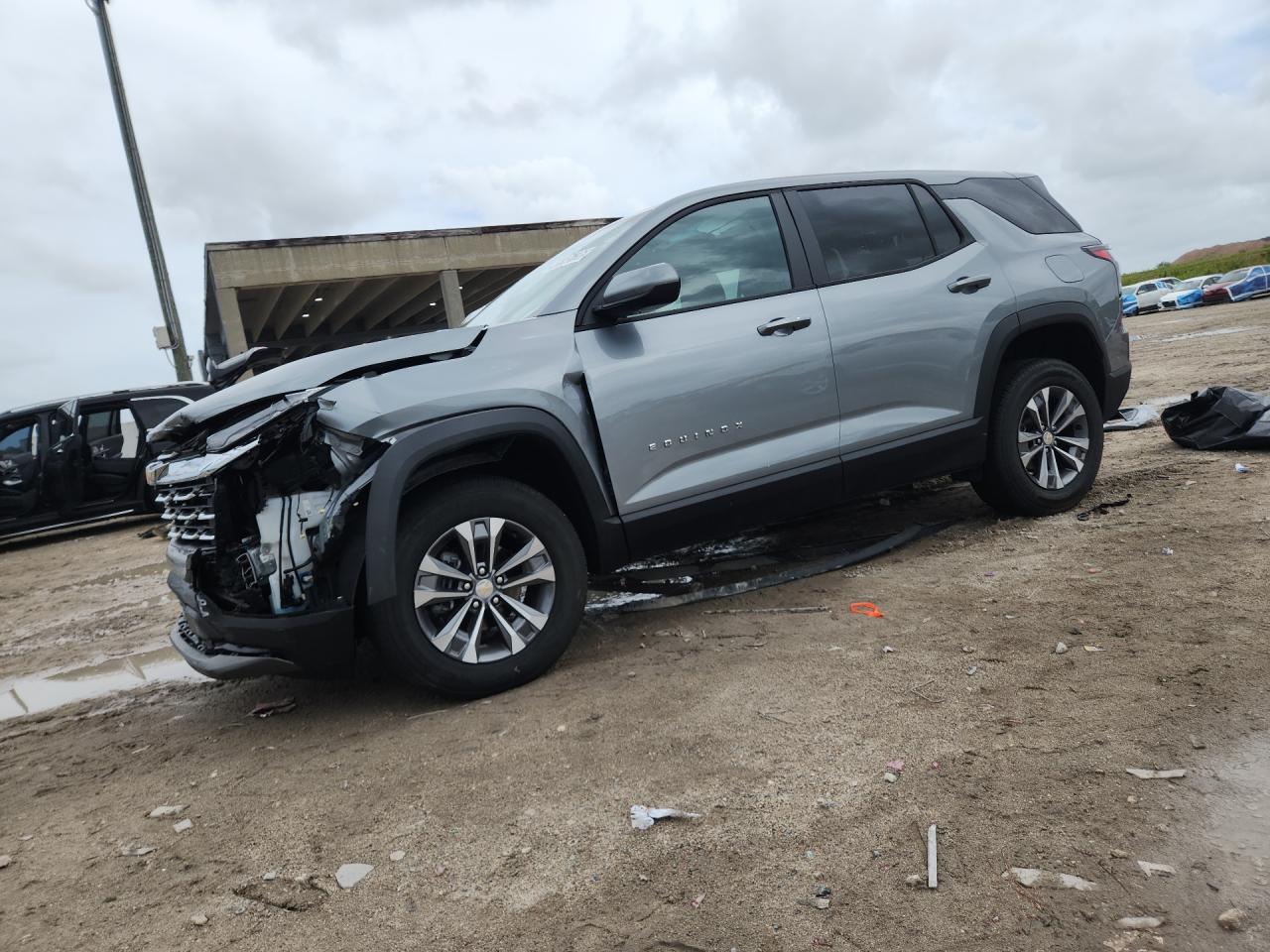 2026 Chevrolet Equinox Lt Серый vin: 3GNAXHEG1TL359926 Damage: Left Front Fender, Severe Damage, Replacement Required