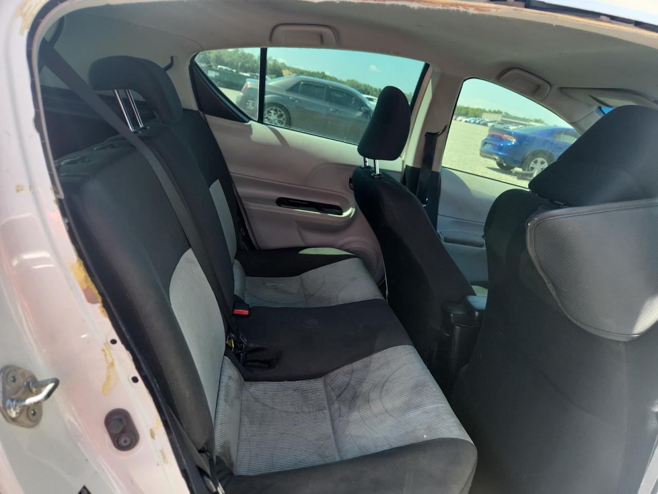 2014 Toyota Prius C Two White vin: JTDKDTB3XE1572717