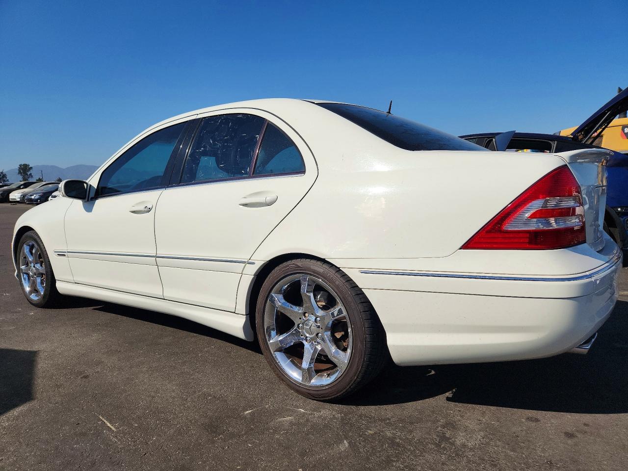 2007 Mercedes-benz C 230 White vin: WDBRF52H37F910026