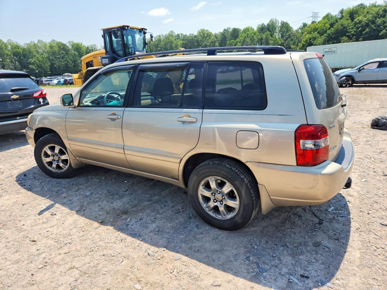 2005 Toyota Highlander Base Tan vin: JTEEP21A050106990