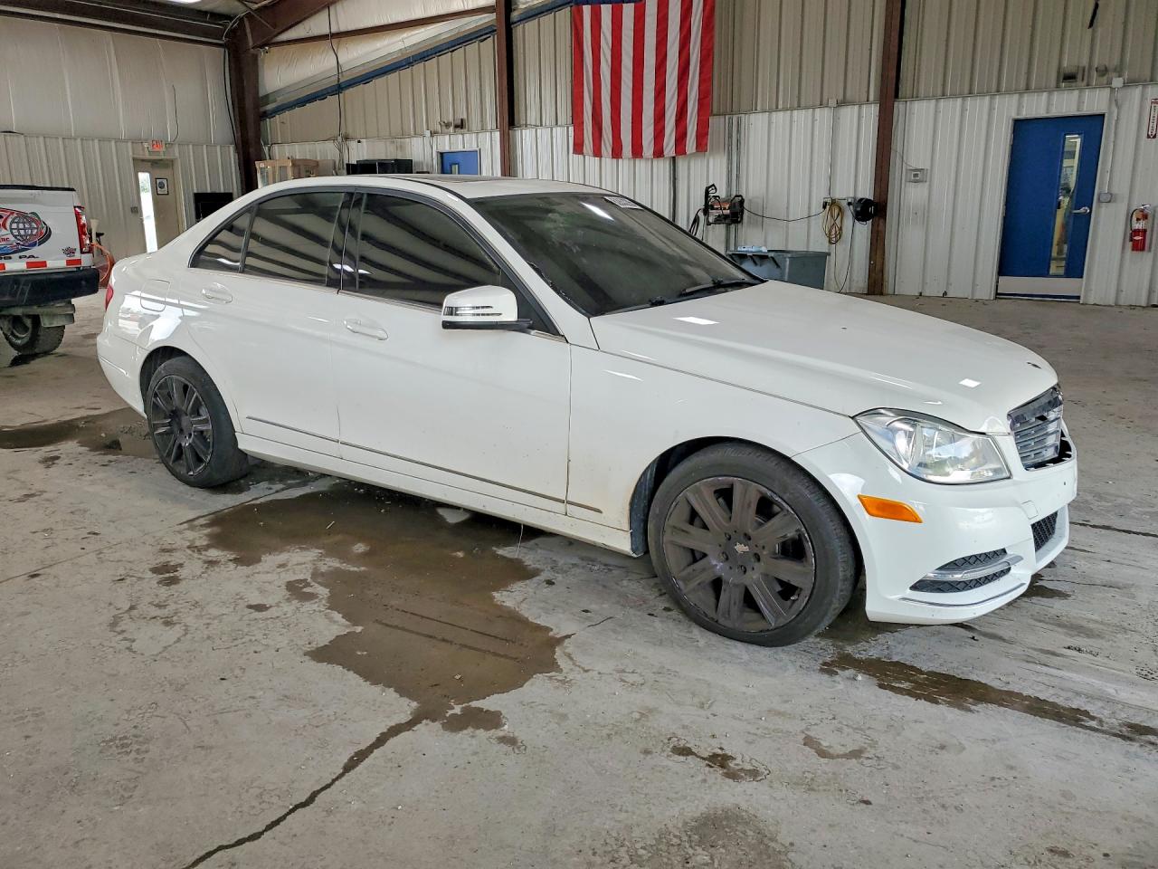 2013 Mercedes-benz C 300 4matic White vin: WDDGF8AB0DA857789