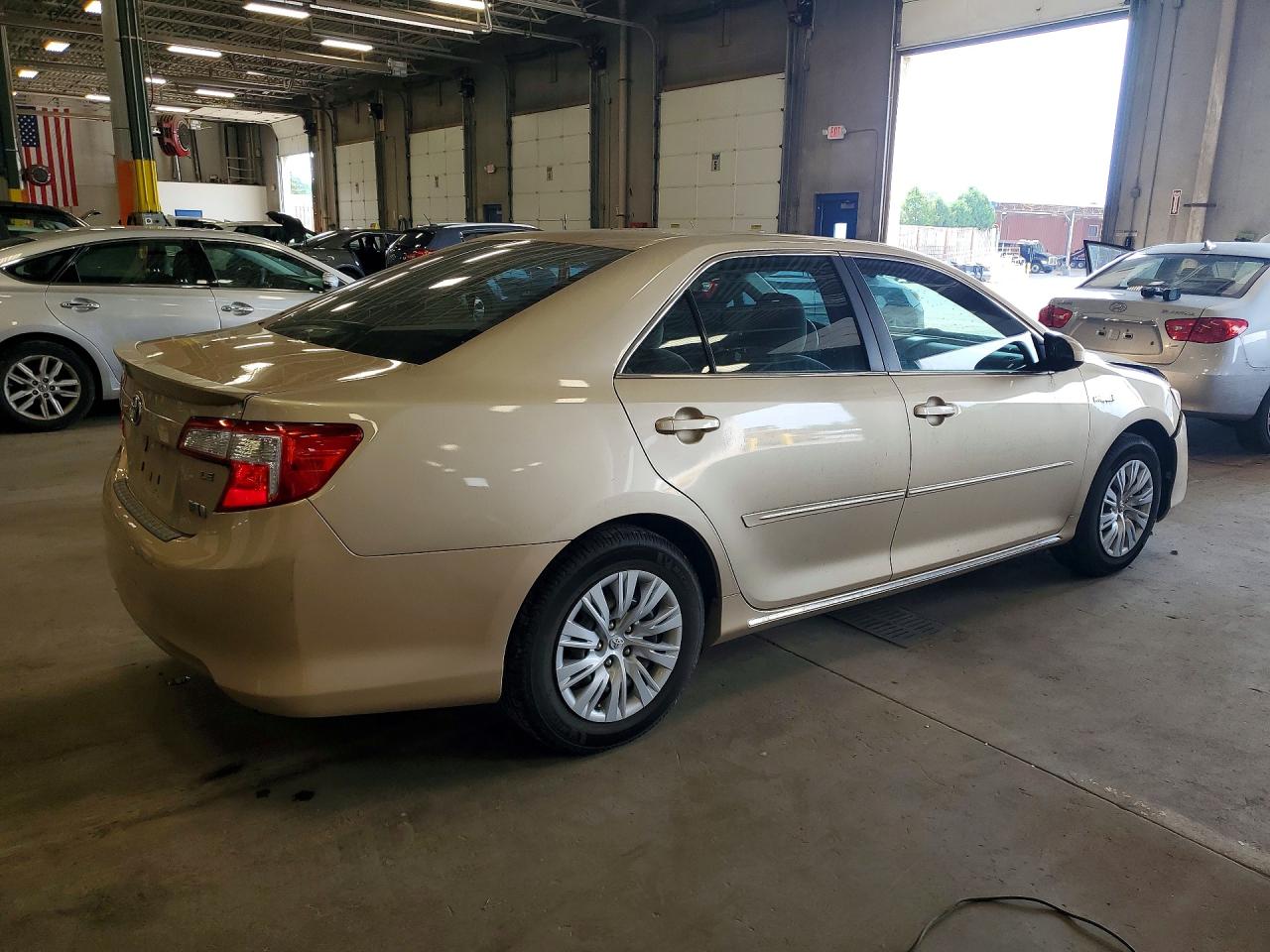 2012 Toyota Camry Hybrid Le Gold vin: 4T1BD1FK5CU008289
