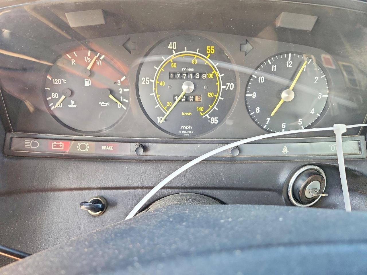 1981 Mercedes-benz 300 D Black vin: WDBAB30A1BB240835