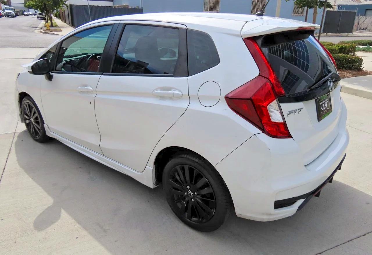 2020 Honda Fit Sport White vin: 3HGGK5H63LM727425