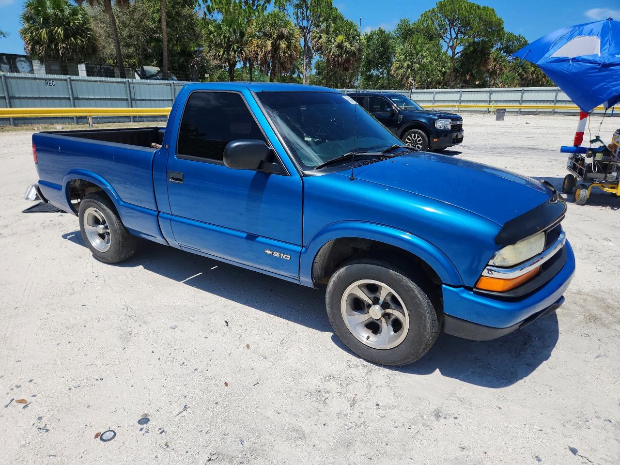 2000 Chevrolet S Truck S10 Blue vin: 1GCCS1447YK176697