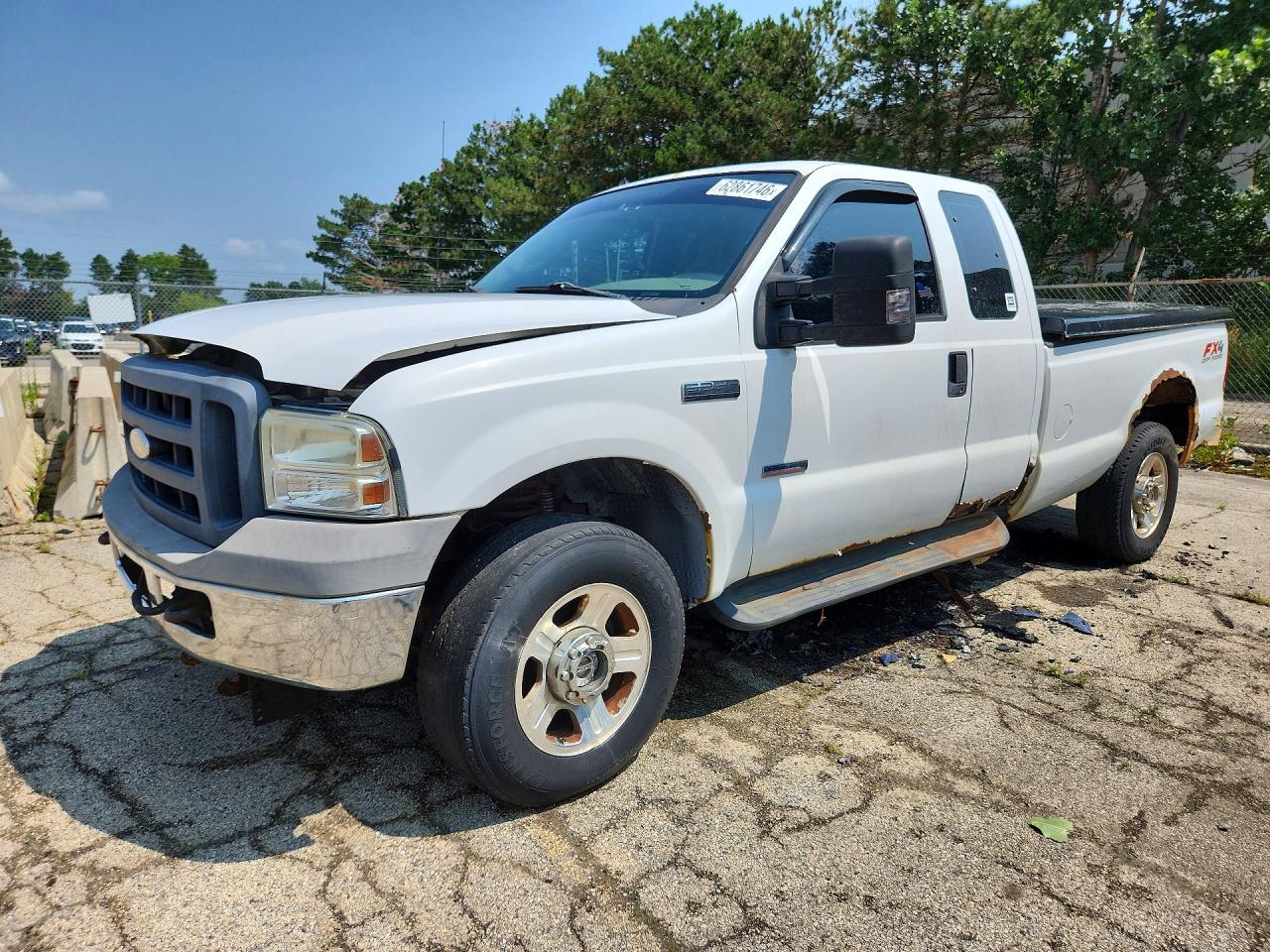 2005 Ford F250 Super Duty White vin: 1FTSX21P45ED39303