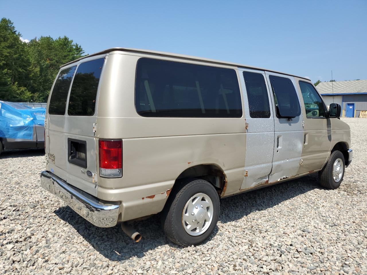 2011 Ford Econoline E350 Super Duty Wagon Tan vin: 1FBNE3BL8BDB03621