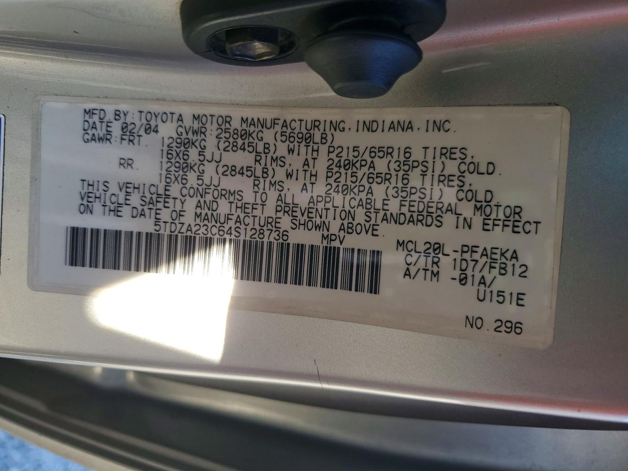 2004 Toyota Sienna Le 7 Passenger Gold vin: 5TDZA23C64S128736
