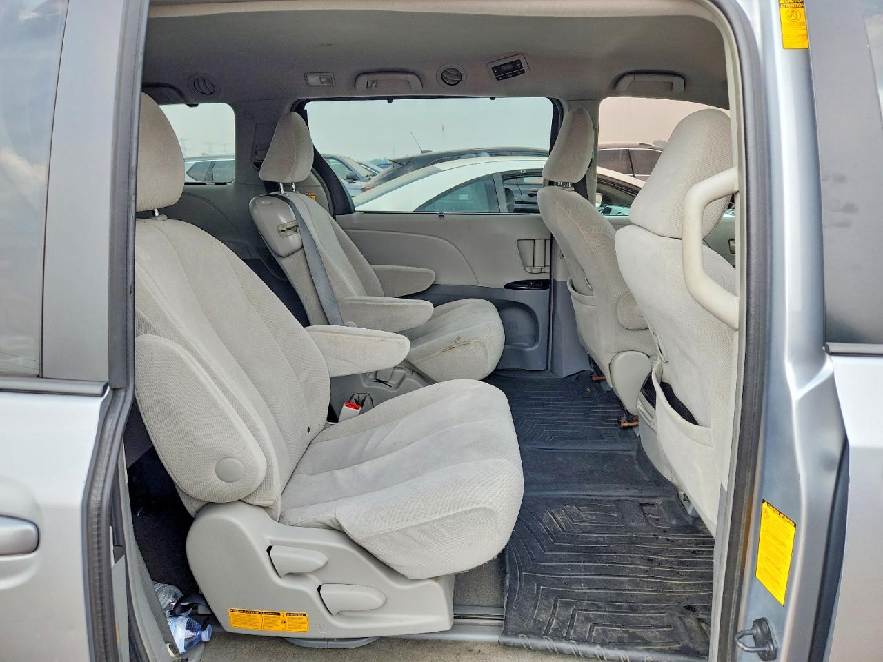 2014 Toyota Sienna Le Silver vin: 5TDKK3DCXES425089