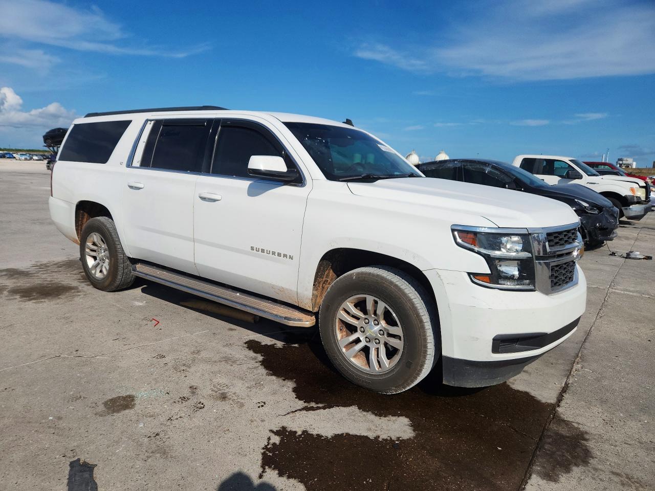 2015 Chevrolet Suburban C1500 Lt White vin: 1GNSCJKC8FR121819