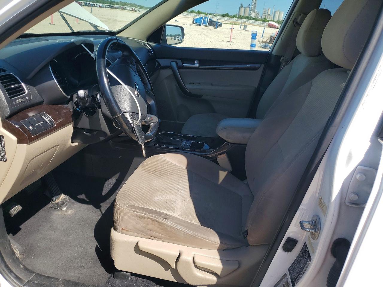 2014 Kia Sorento Lx White vin: 5XYKT3A64EG497057