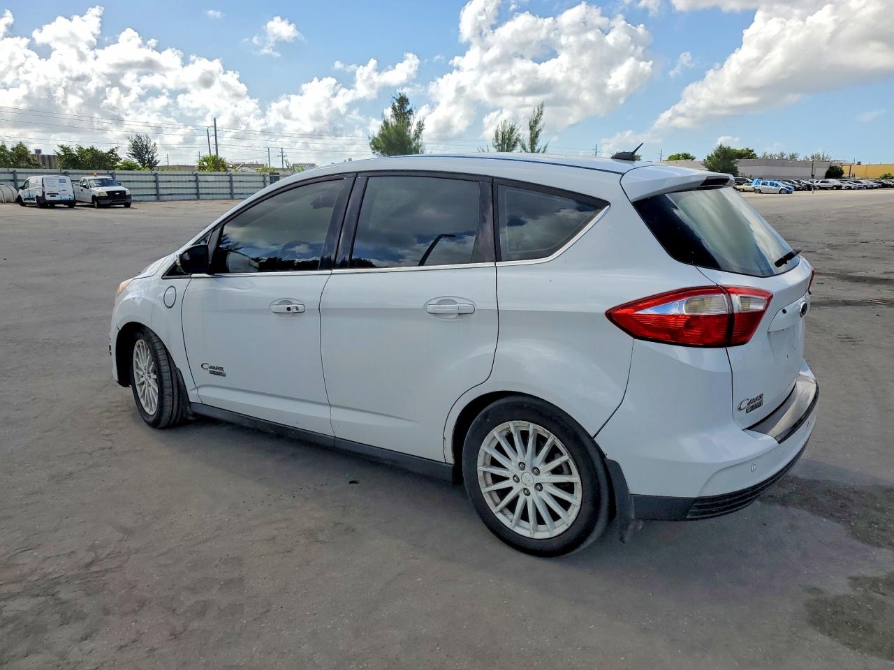 2013 Ford C-max Premium White vin: 1FADP5CU5DL521704