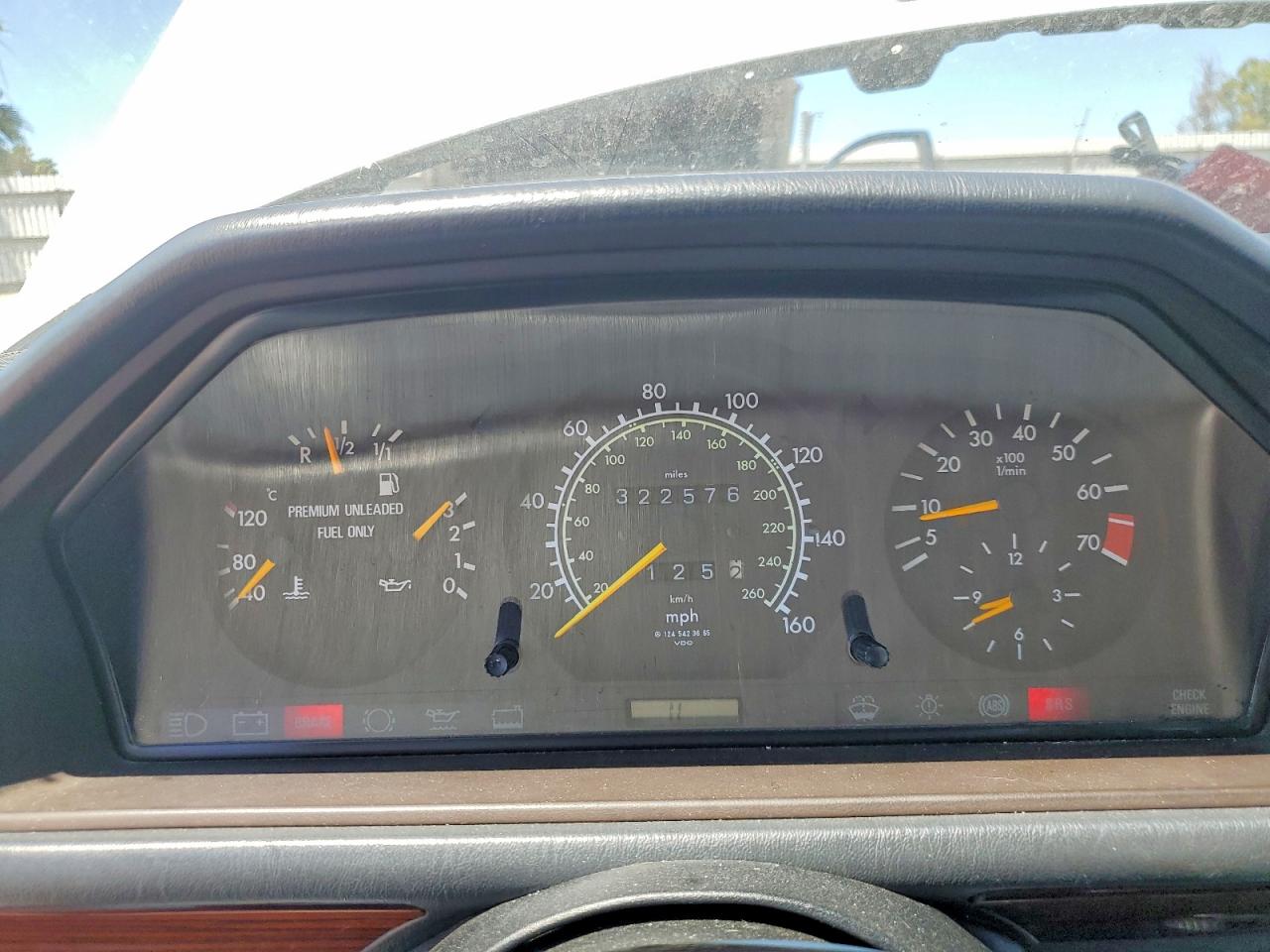 1994 Mercedes-benz E 320 White vin: WDBEA32E2RC125900