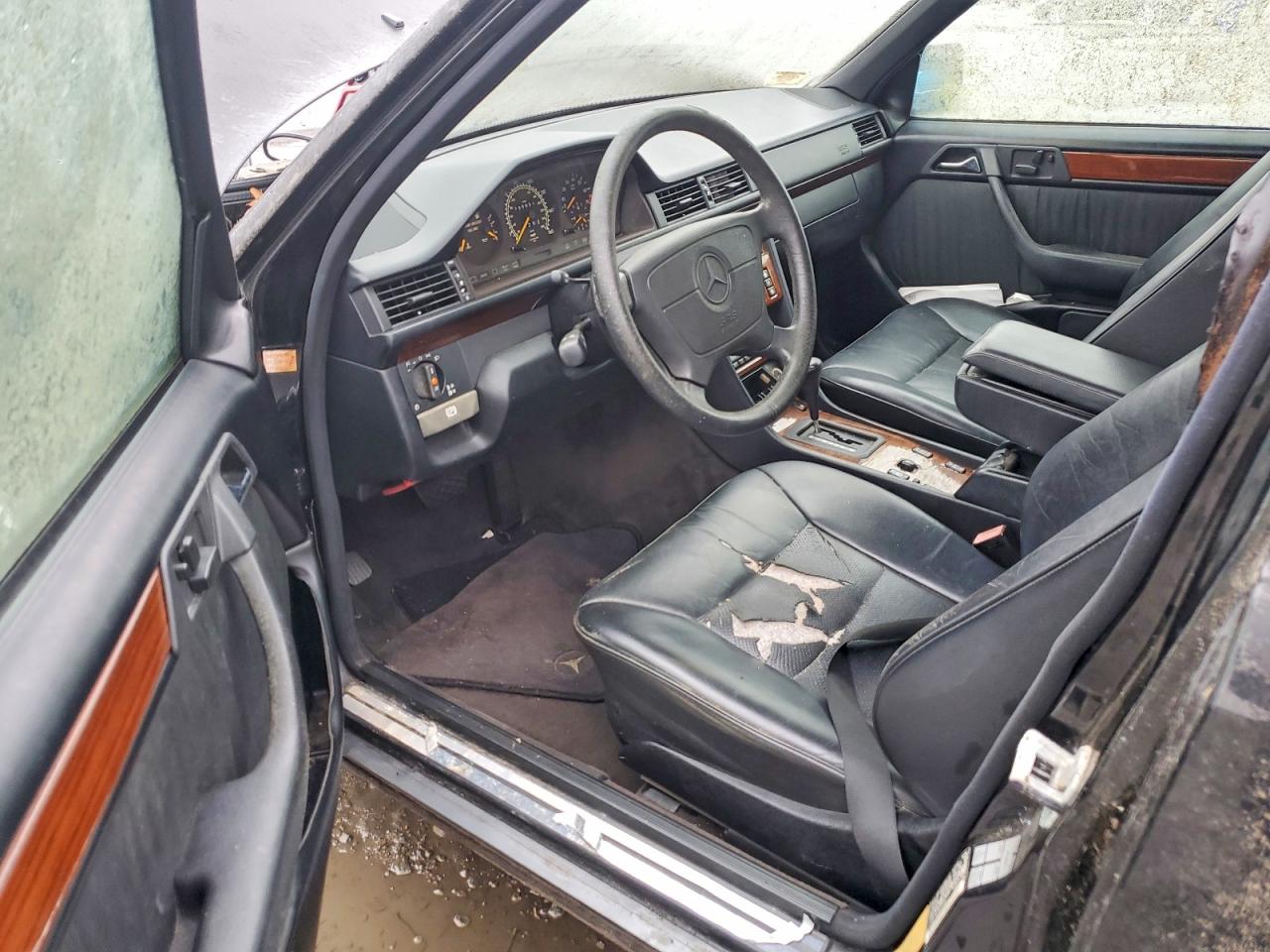 1995 Mercedes-benz E 320 Base Black vin: WDBEA32E7SC271828