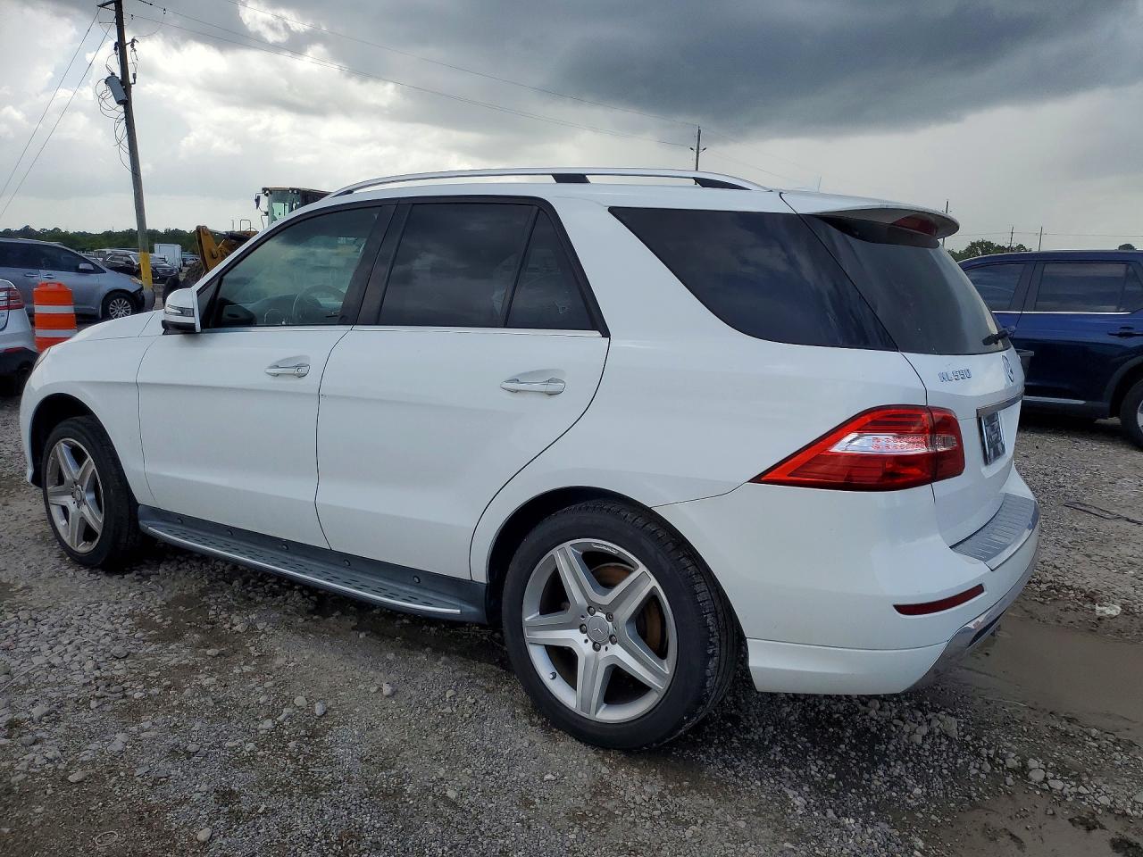 2014 Mercedes-benz Ml 550 4matic White vin: 4JGDA7DB3EA374862