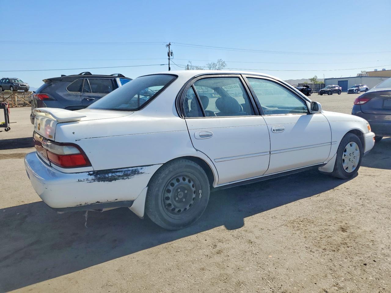 1997 Toyota Corolla Dx Белый vin: 1NXBB02E9VZ515263