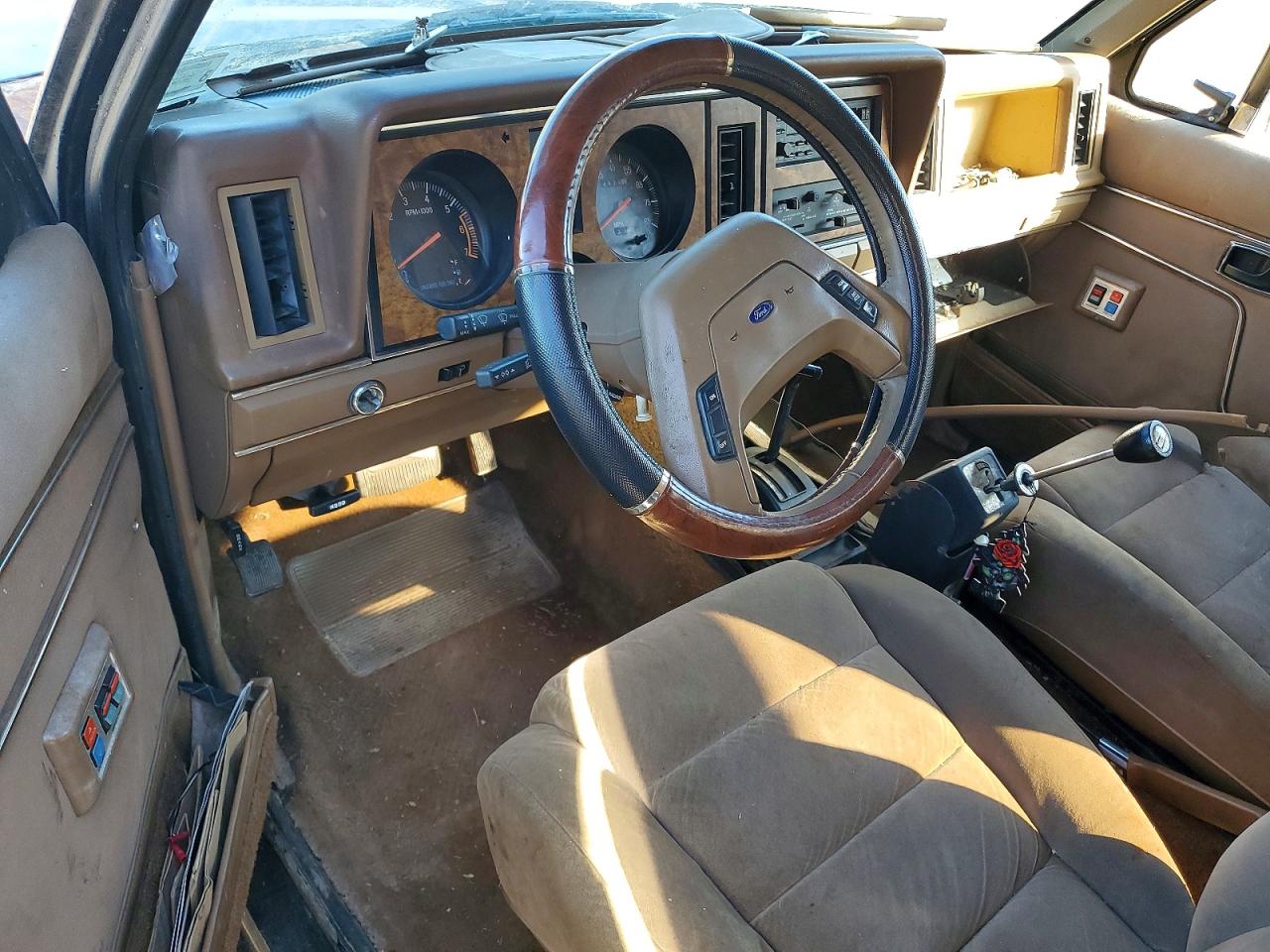1988 Ford Bronco Ii Blue vin: 1FMCU14T3JUC83043