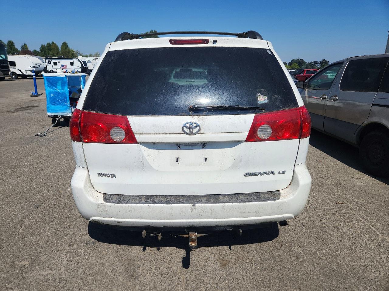 2006 Toyota Sienna Le 8 Passenger White vin: 5TDZA23C26S521524