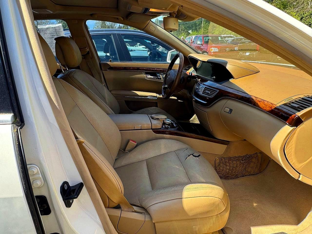 2011 Mercedes-benz S 550 Белый vin: WDDNG7BB2BA387601