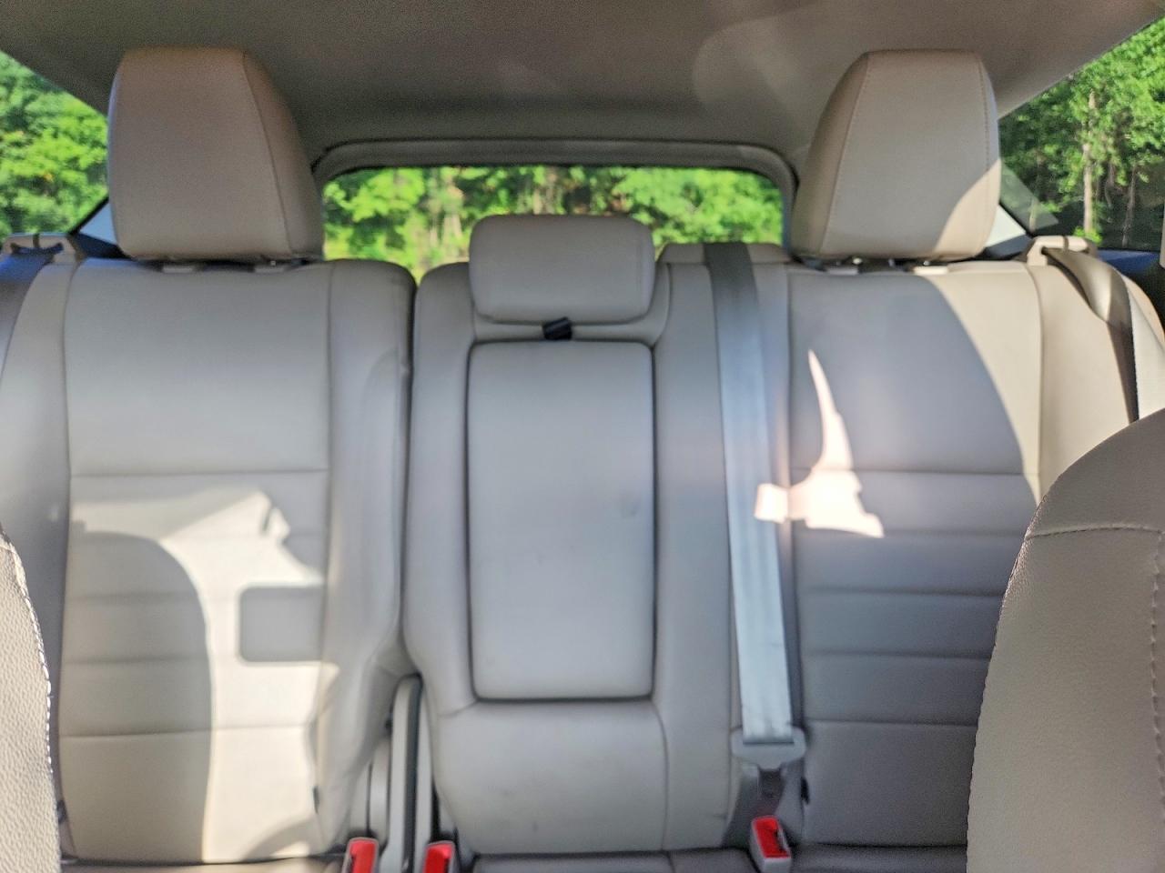 2014 Ford Escape Titanium Серебряный vin: 1FMCU0J97EUB56076