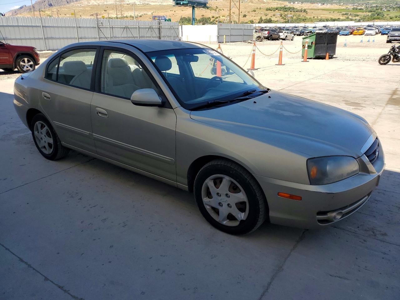 2005 Hyundai Elantra Gls Beige vin: KMHDN46D25U051029