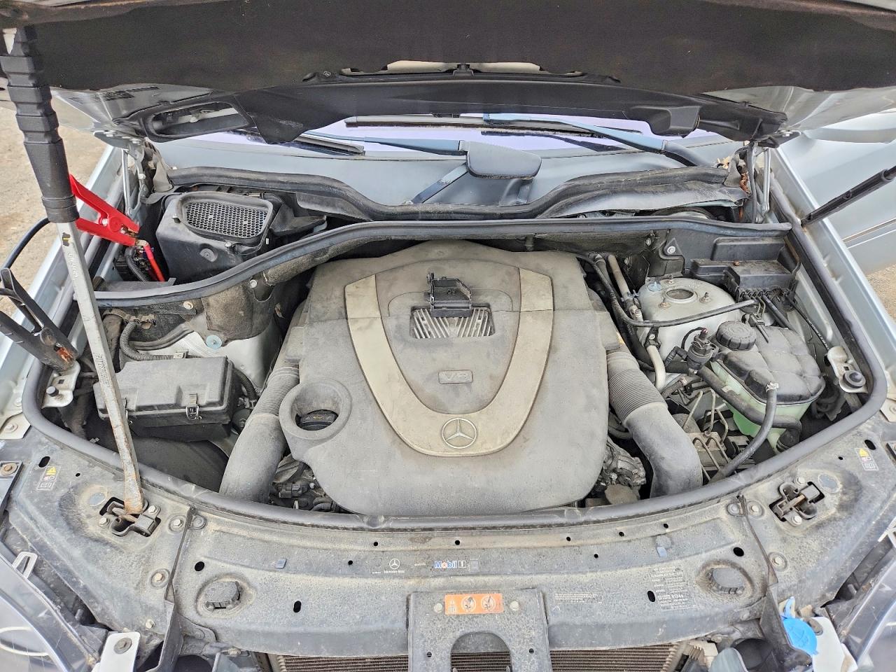2010 Mercedes-benz Ml 550 4matic Серебряный vin: 4JGBB7CB7AA587779