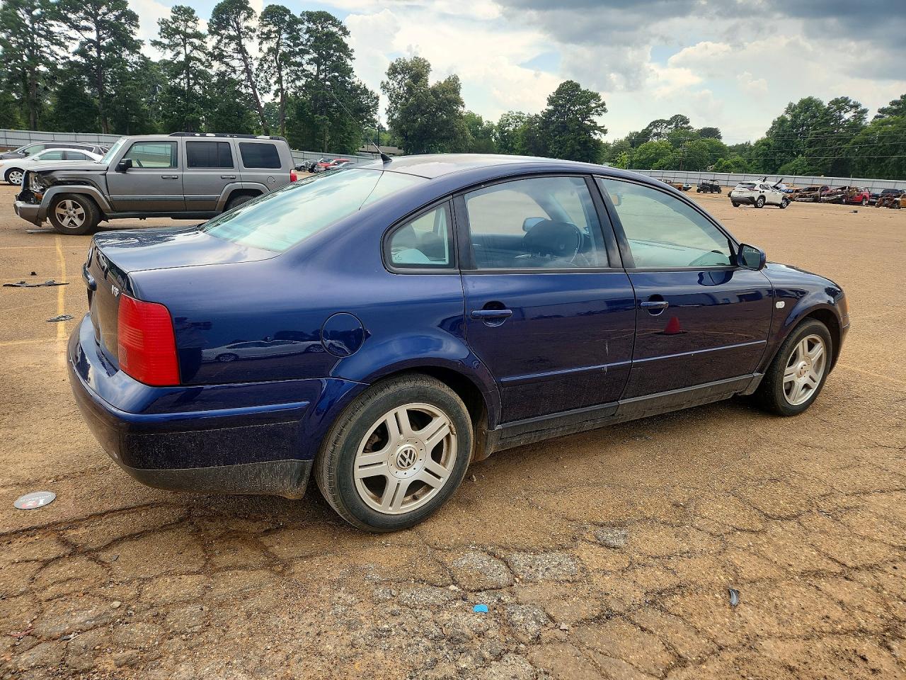 2001 Volkswagen Passat Glx Blue vin: WVWBH63B81P028526