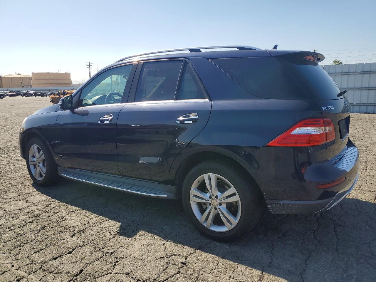 2015 Mercedes-benz Ml 350 Blue vin: 4JGDA5JB9FA584182